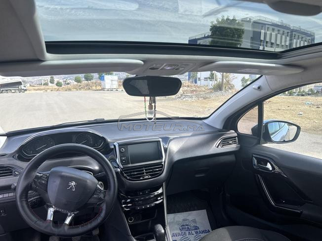 peugeot 208 modél 2019 tout option 