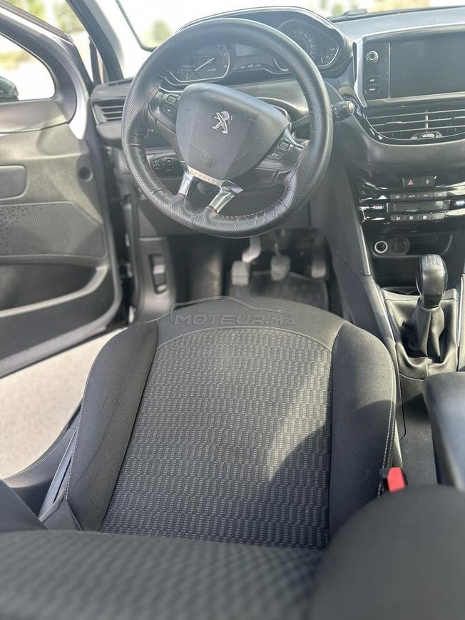 peugeot 208 modél 2019 tout option 