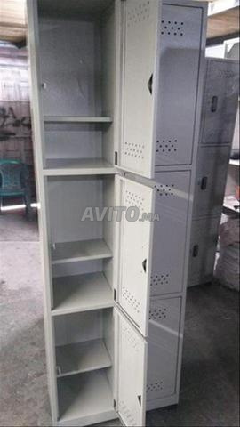 Vestiaire métallique avec casier