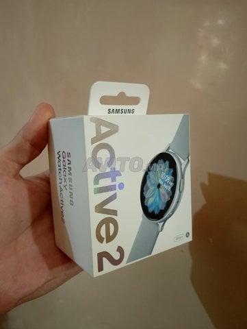 Samsung Galaxy Watch Active 2   40mm   Neuf