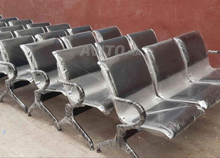 Banquette d'attente en cuir \ polypropylène \ inox