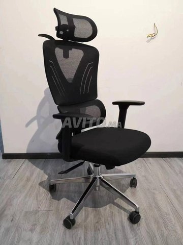 Chaise avec roulette en cuir \ mesh \ tissu\ bois