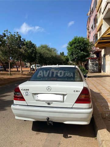 Mercedes-Benz Classe C Diesel Manuelle 1996 à Salé