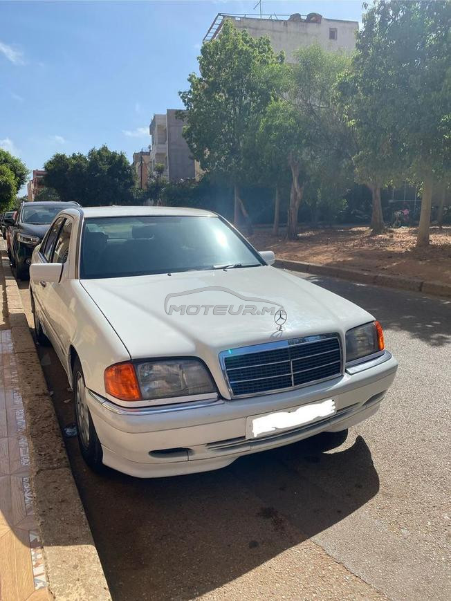 Mercedes-Benz Classe C Diesel Manuelle 1996 à Salé