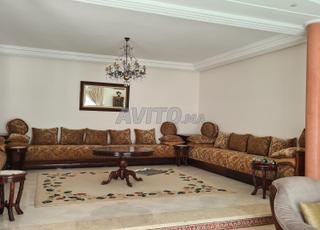 فيلا بمساحة 306 متر مربع في أكادير، حي النجاح، 6 غرف.