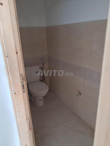 A louer local commercial sécuriser et calme - 2