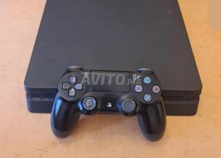 PS4 Slim 1To و 7 ألعاب بحالة جيدة جدا