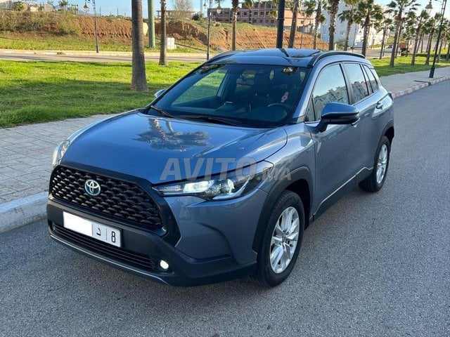 Toyota Corolla cross SUV Hybride toit ouvrant 2022