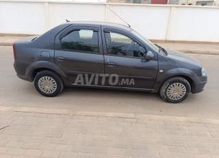 Dacia Logan Essence Manuelle 2011 à Tan-Tan