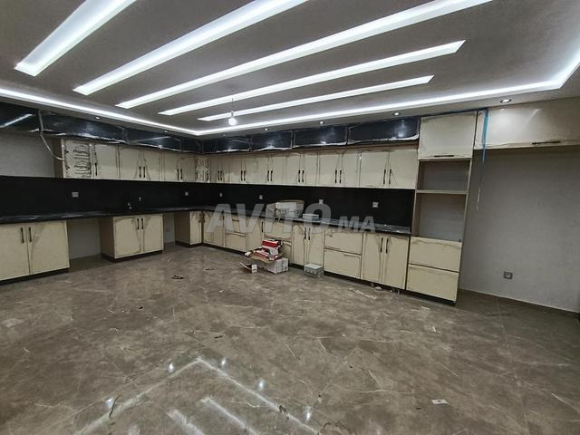 Villa complet 3 face 585 m2 a Ibn badis piscine 