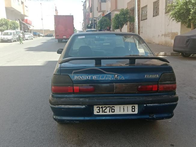 سياره من نوع رونو 19 نقية مازوط 