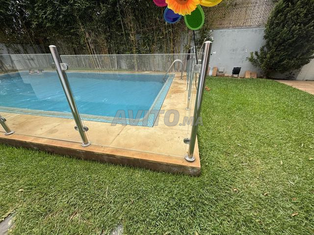 À VENDRE- Barrière de piscine en verre sécurisée - 2