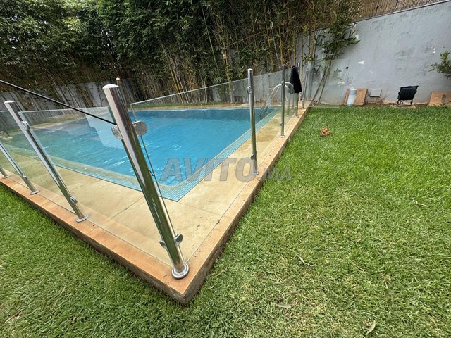 À VENDRE- Barrière de piscine en verre sécurisée