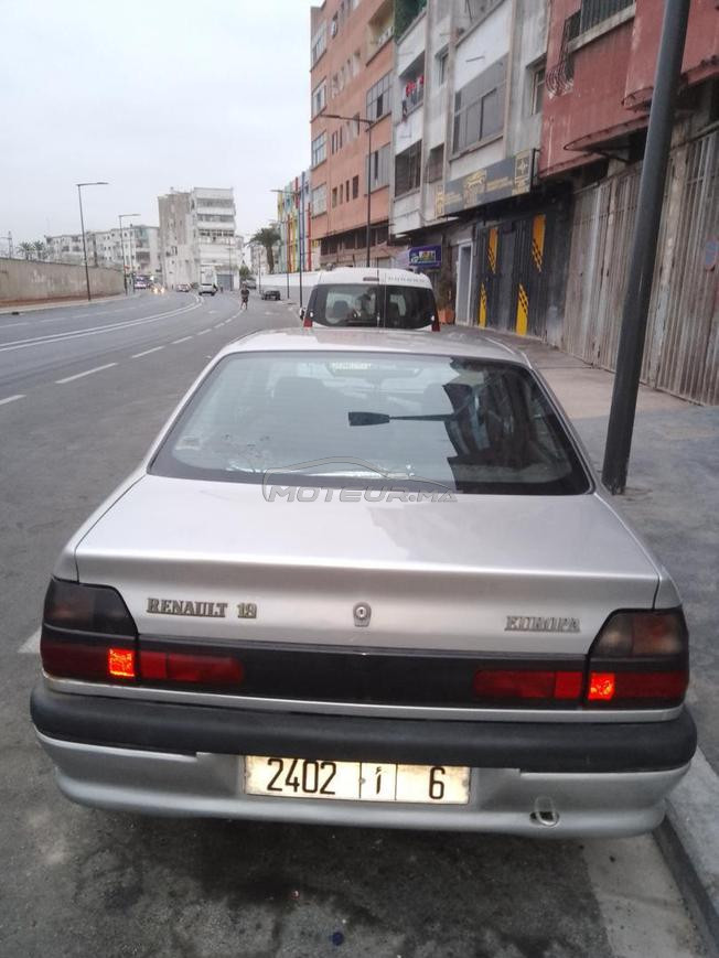 Renault 19