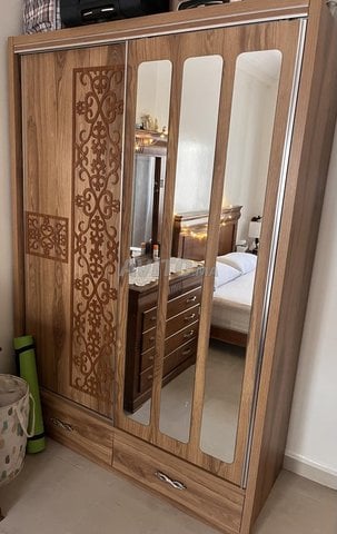 Placard en bois mdf en très bon état