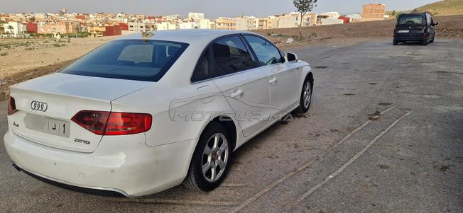 Audi A4 modèle 2011 8 cheveux 