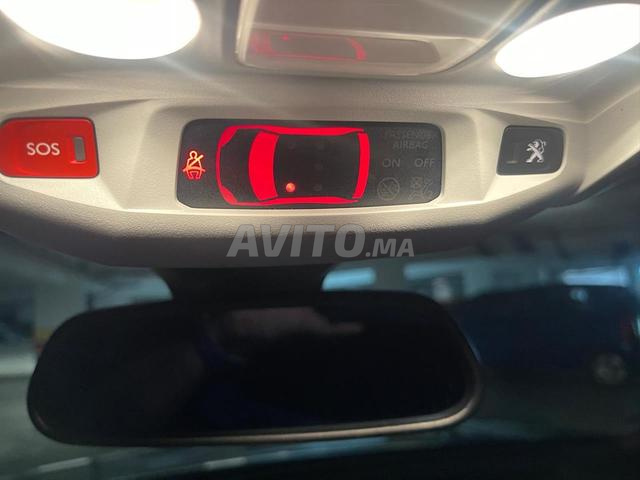 Peugeot 2008 Diesel Automatique 2018 à Kénitra - 2