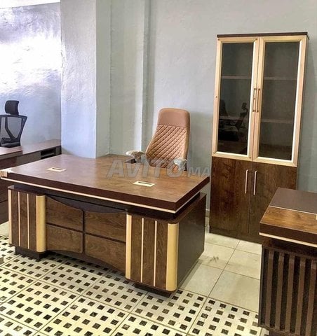 mobilier poste de travail collectif