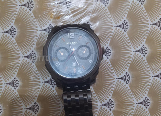 ساعة diesel أصلية 