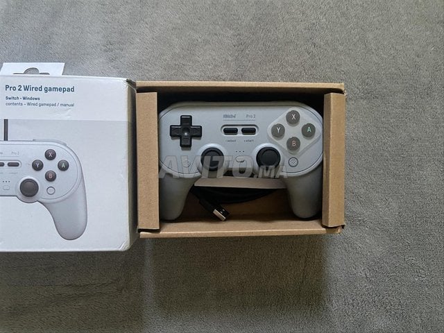 Manette filaire 8Bitdo Pro 2