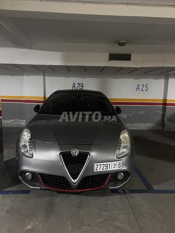 Alfa romeo Giulietta 1.6 pour les intéressés 