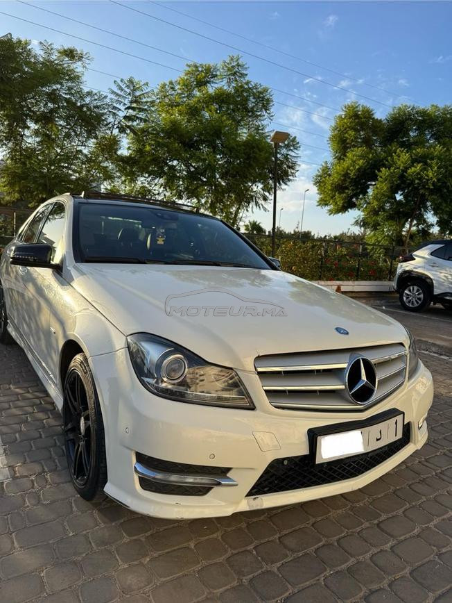 Mercedes-Benz 220 Diesel Automatique 2011 à Rabat