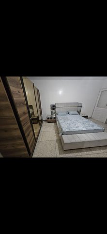 chambre à coucher complete avec armoire 