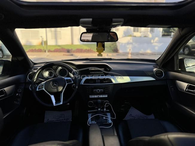 Mercedes-Benz 220 Diesel Automatique 2011 à Rabat