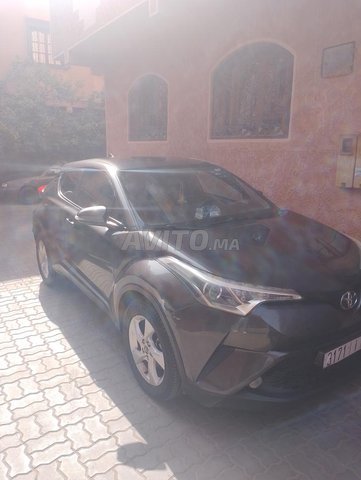 Toyota CHR essence 