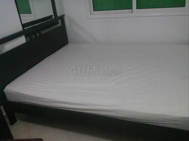 Vente Lit 160 avec martelât et 2 tables de chevet