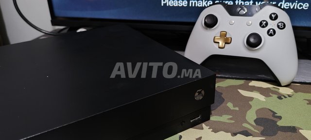 Xbox One X  1TB 4K avec Manette Original 