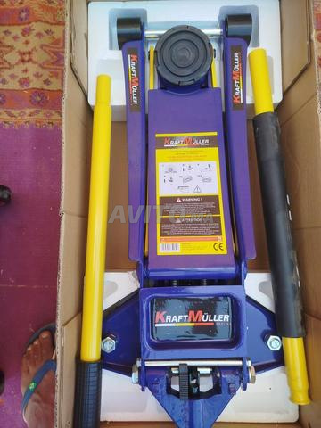 Cric rouleur professionnel KRAFTMUL 2.25 Tonnes. - 2