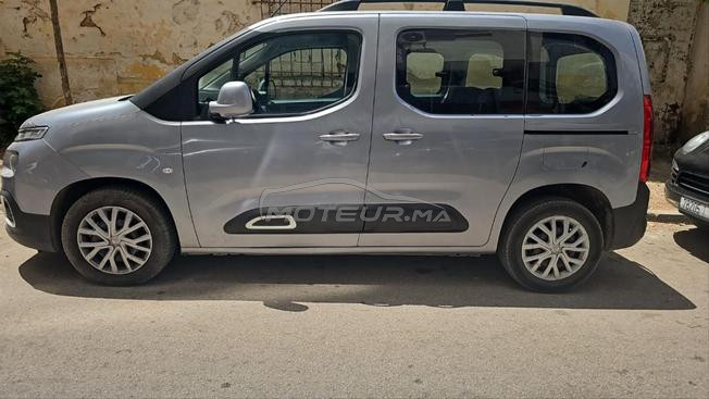 voiture trée bon état 