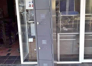 Vestiaire 12 portes en métallique \ armoire casier