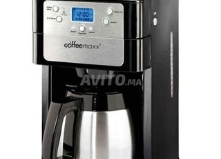 Machine à café, moulin et thermos