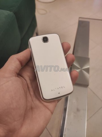 téléphone portable Alcatel 