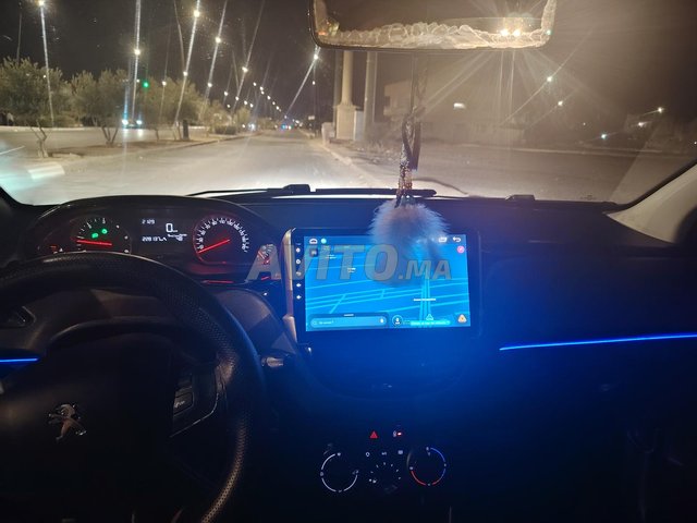 Peugeot 208 2012 toute option 
