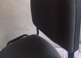 كرسي من النوع الجيد أسود اللون