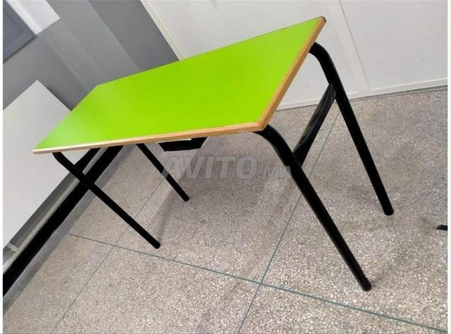 des tables scolaire chaise avec écritoire ????