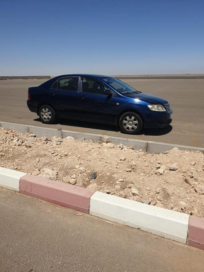 سيارة طويوطا 