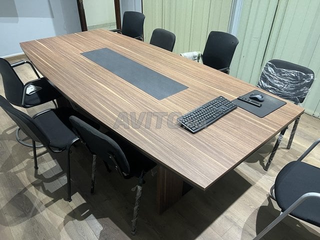 table pour les salles de réunion