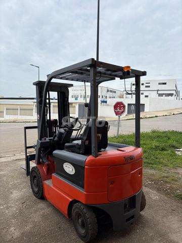 CHARIOT ELEVATEUR ELECTRIQ HELI CPD15 4.50 METRES - 2