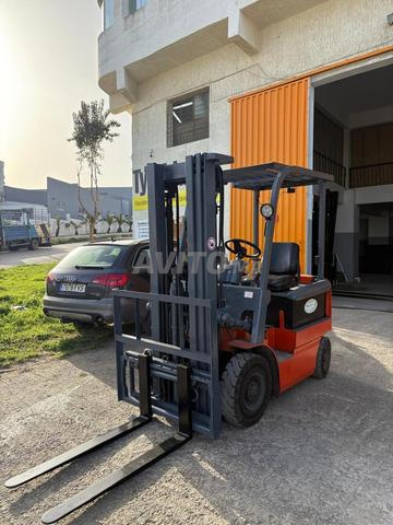 CHARIOT ELEVATEUR ELECTRIQ HELI CPD15 4.50 METRES