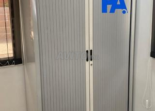 Armoire métallique haute a deux portes battante