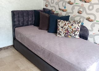 Vendre lit sans matelas pour enfant