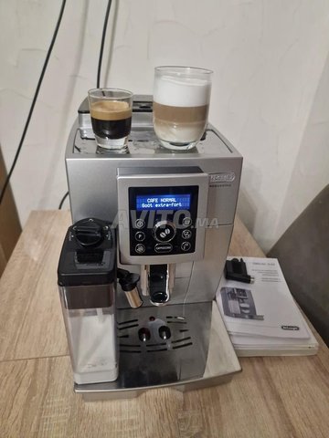 Machine a café Delonghi cappuccino comme neuf 