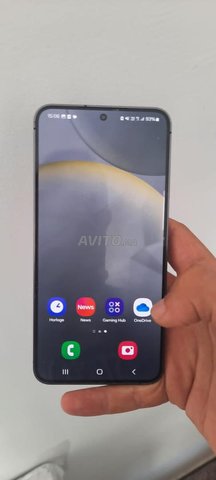  Samsung Galaxy s24 trés bon état.