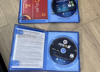 ps4-2 manettes- et jeux