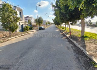 Terrain de 230 mètres carrés à Hay Ryad Yacoub Mansour avec 2 façades