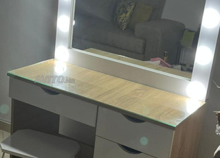 coiffeuse avec table cheville